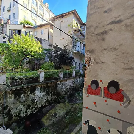 Via Iv Martiri 10 *
